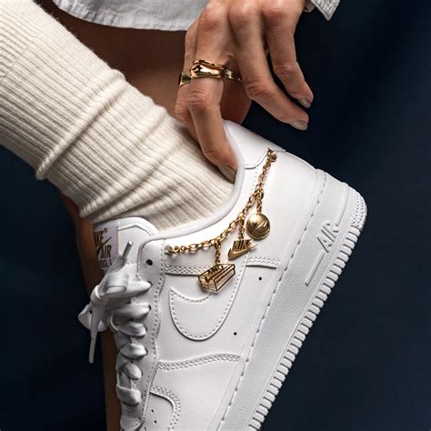 Nike Wmns Air Force 1 ’07 LX ‘Lucky Charms’ 